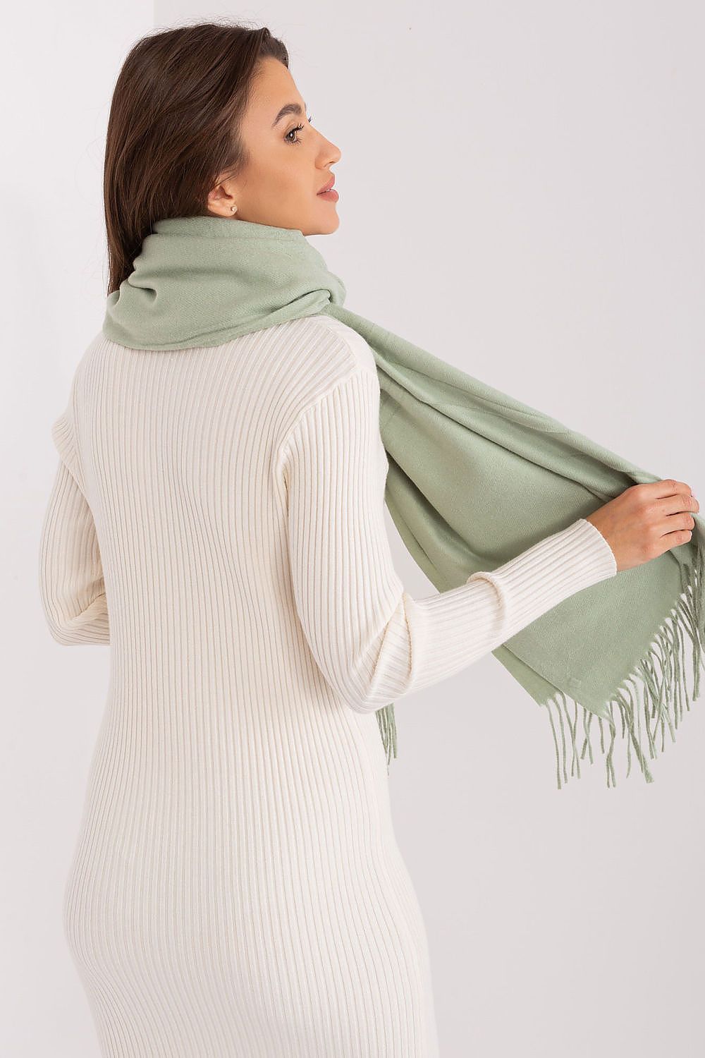 Shawl model 187606 AT