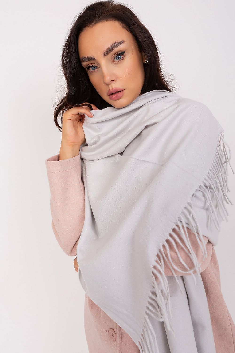 Shawl model 187611 AT