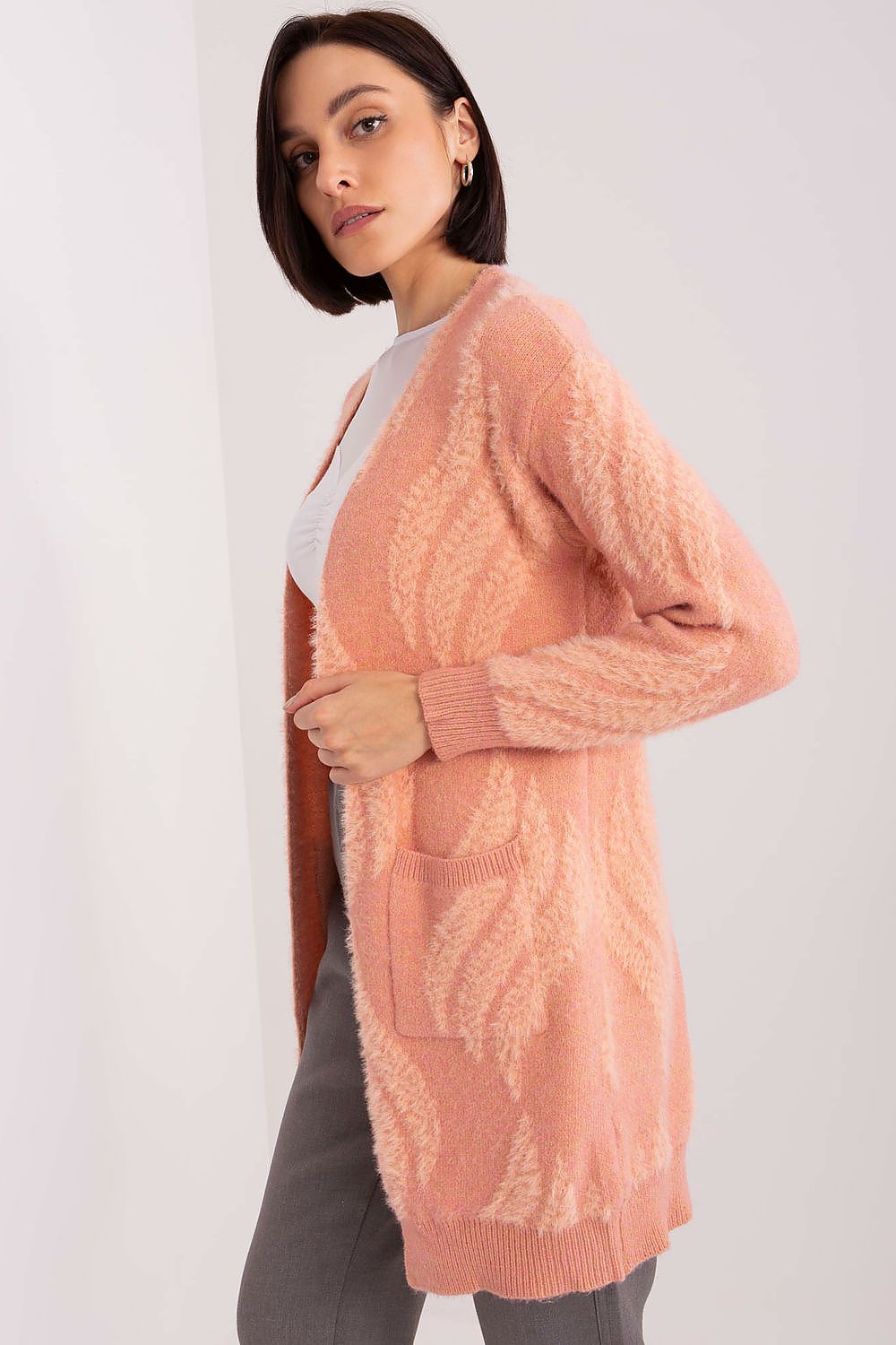 Cardigan model 188277 AT