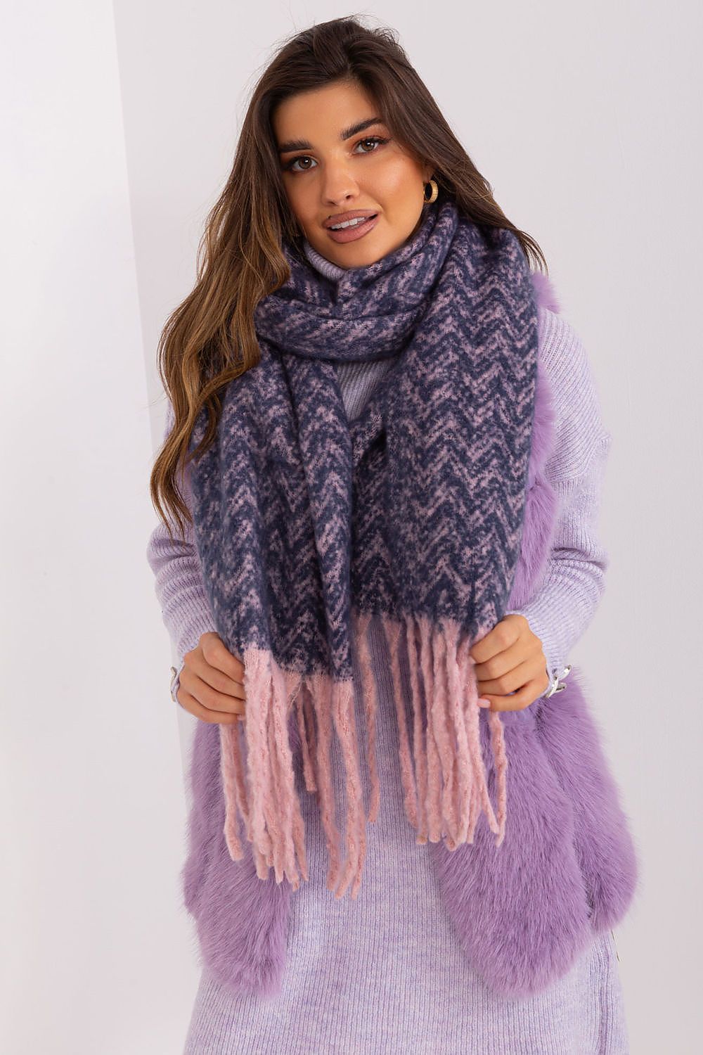 Shawl model 189237 AT