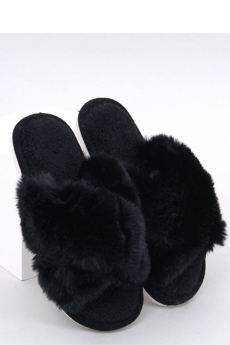 Slippers model 190381 Inello