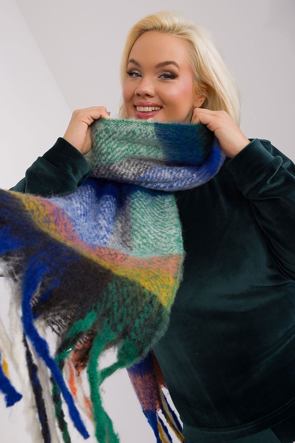 Shawl model 190539 AT