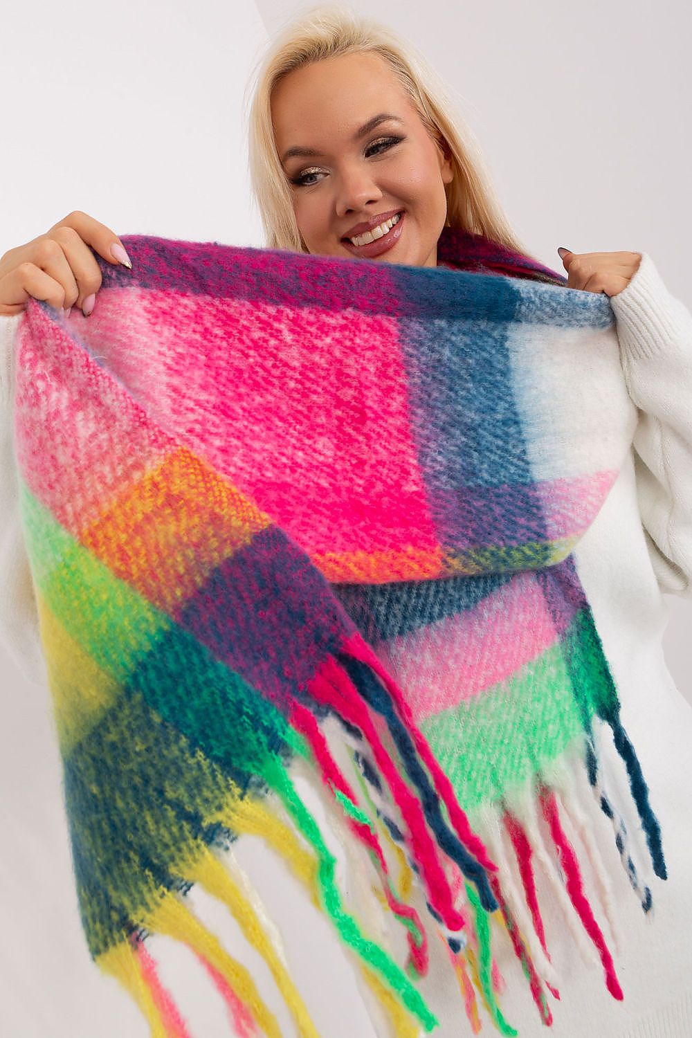 Shawl model 190540 AT