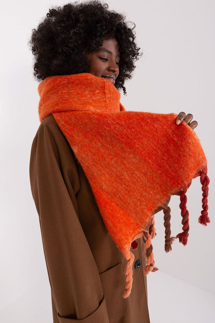 Shawl model 190557 AT