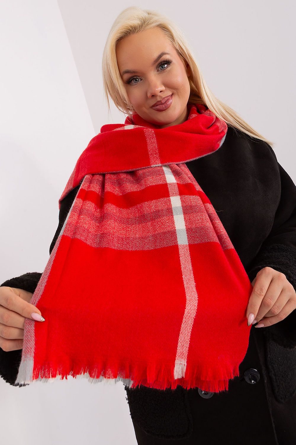 Shawl model 190566 AT