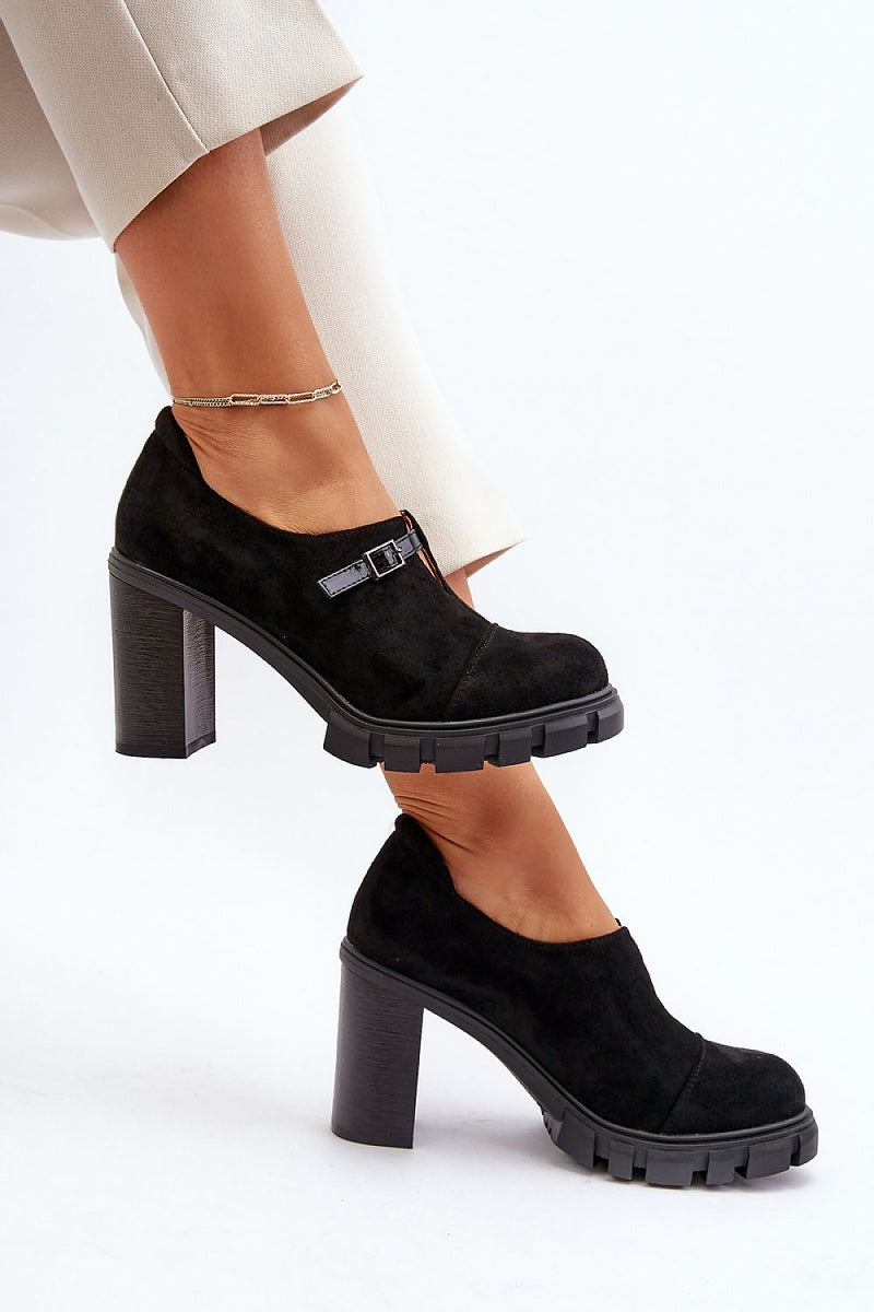 Heeled low shoes model 194701 Step in style