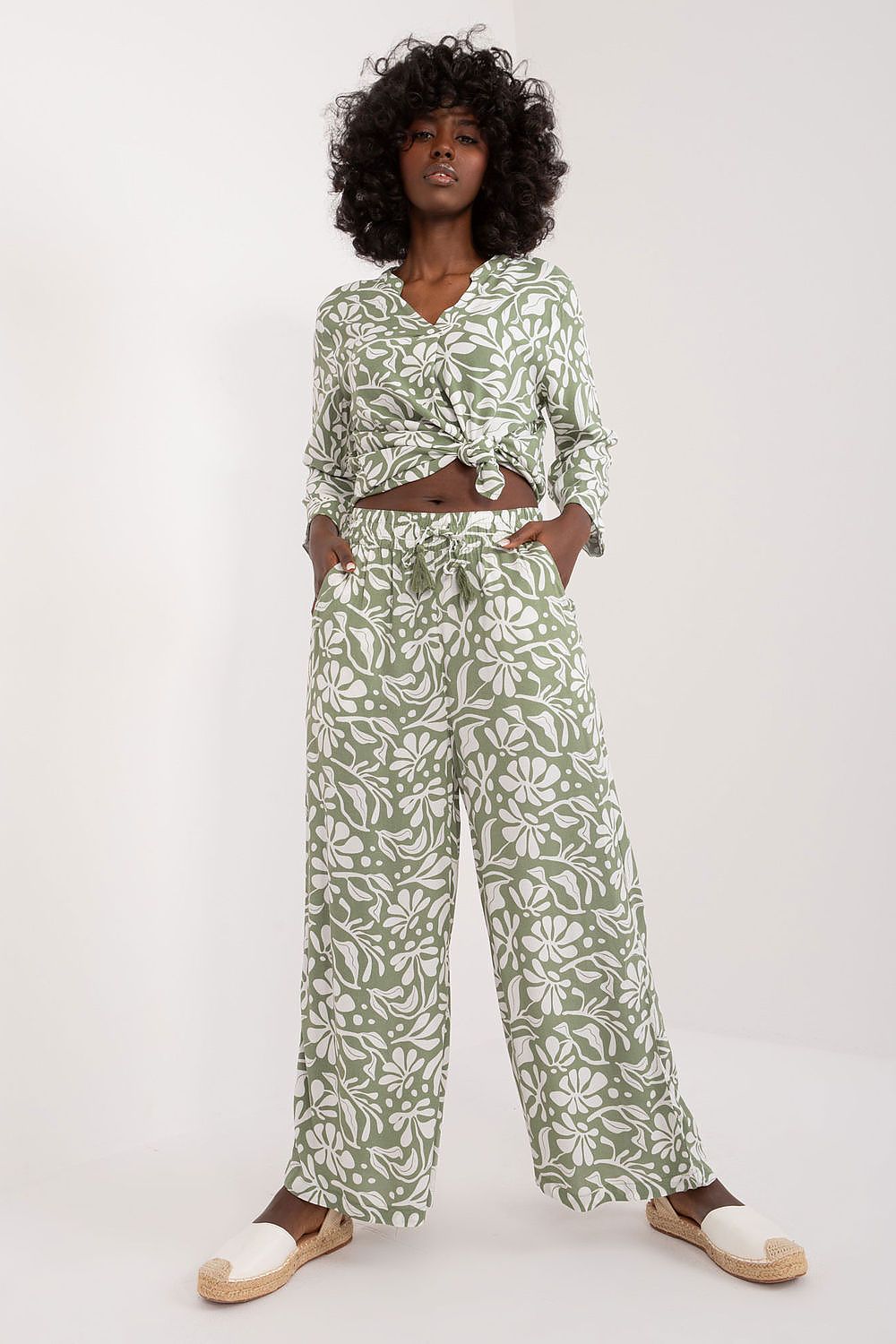 Women trousers model 196924 Sublevel