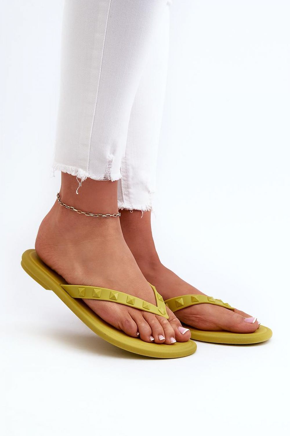 Japanese flip-flops model 197615 Step in style