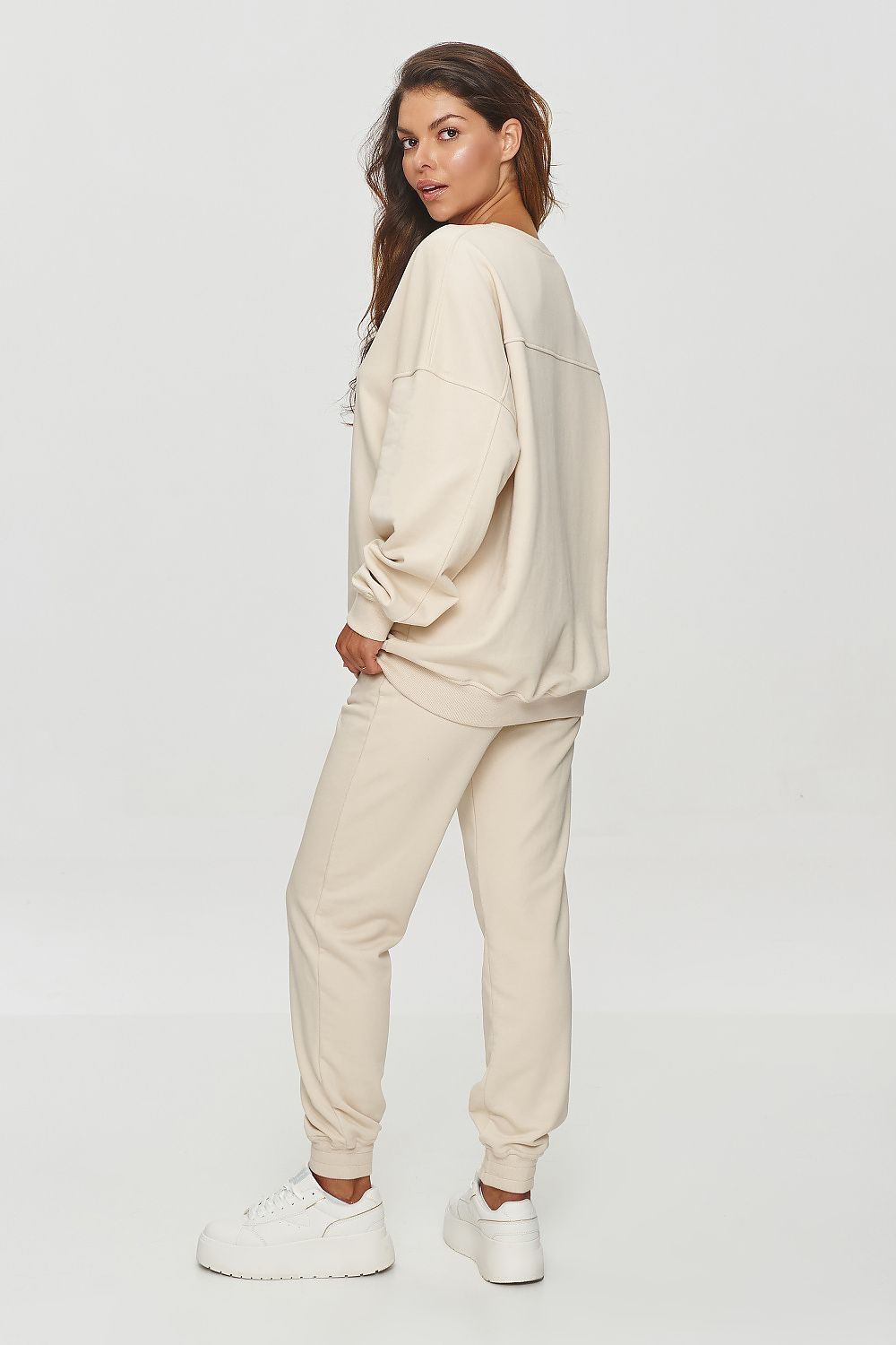 Tracksuit trousers model 200130 Makadamia