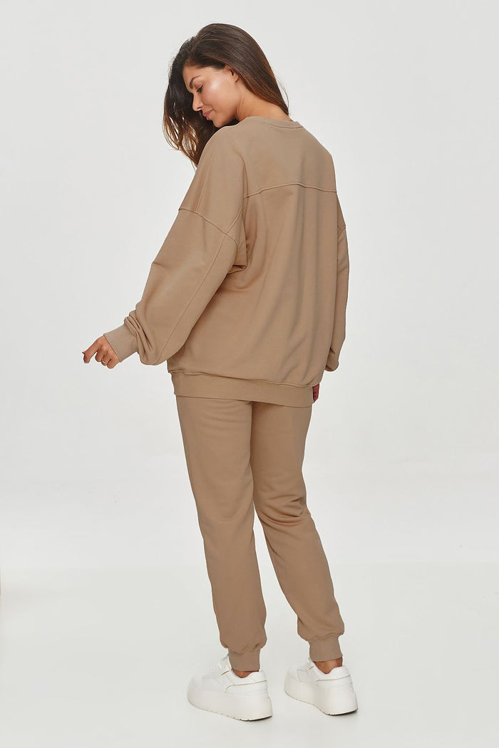 Tracksuit trousers model 200134 Makadamia