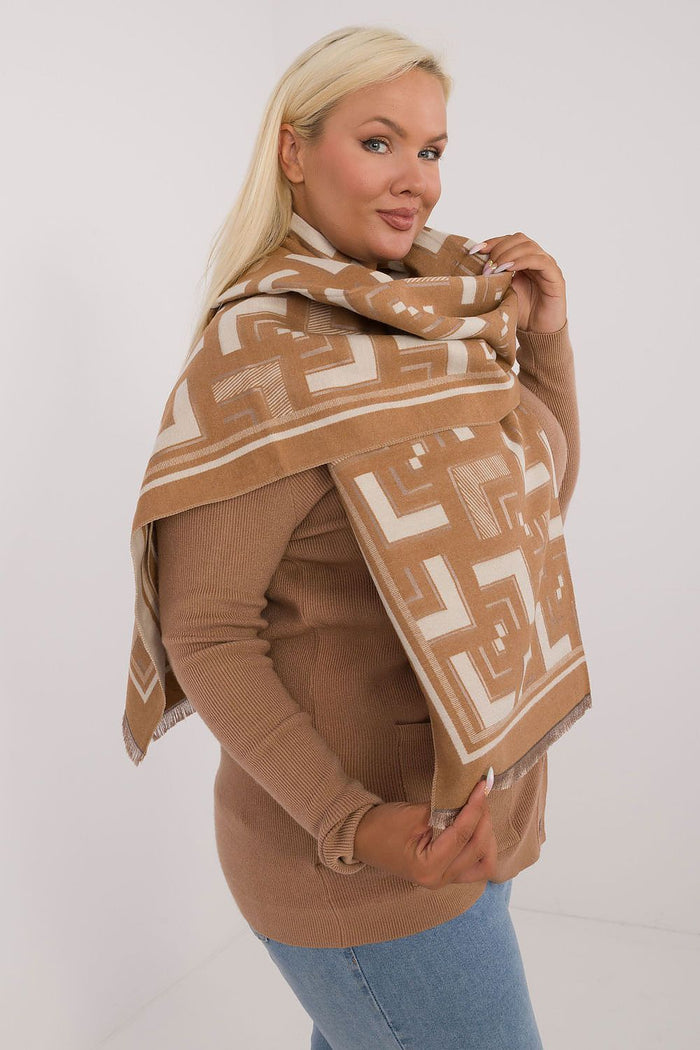 Shawl model 200539 AT