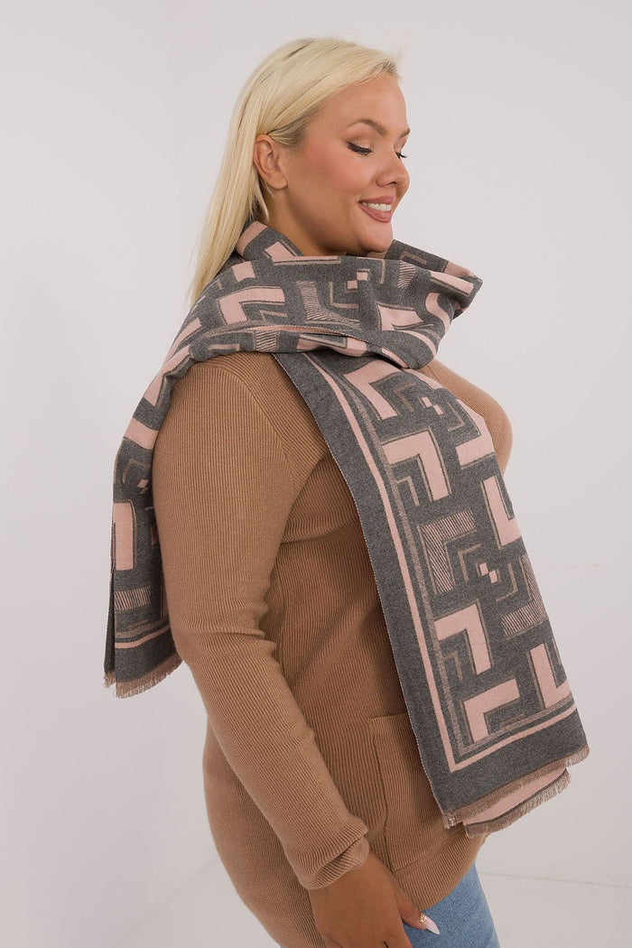 Shawl model 200540 AT