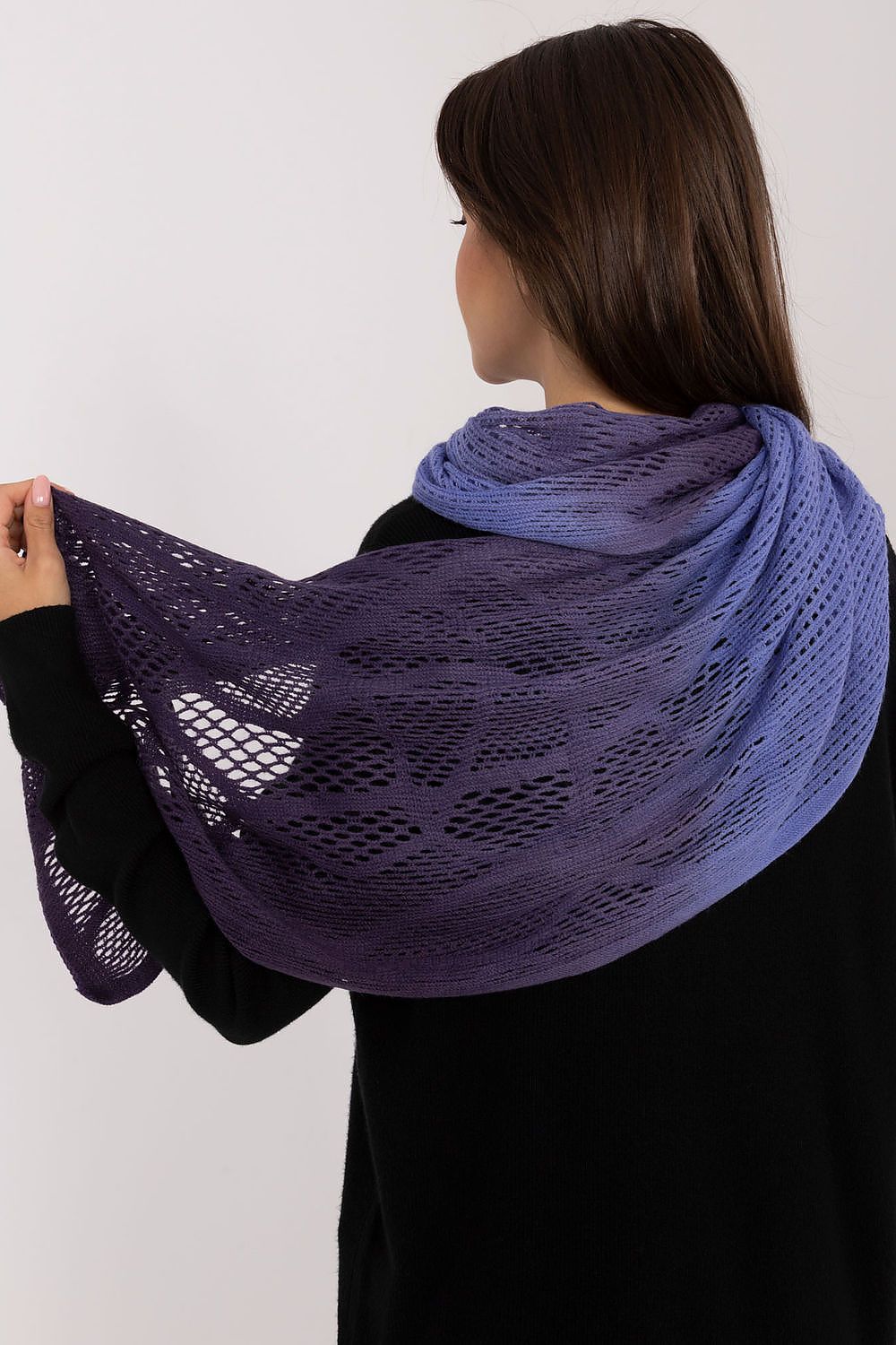 Shawl model 200859 AT