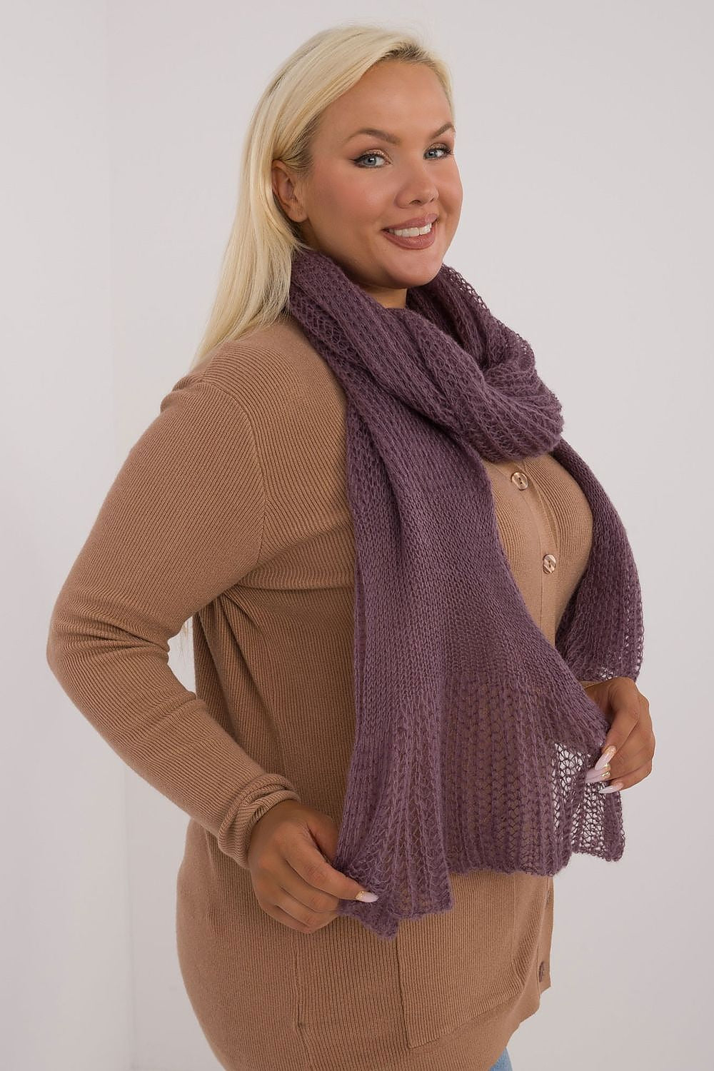 Shawl model 200973 AT