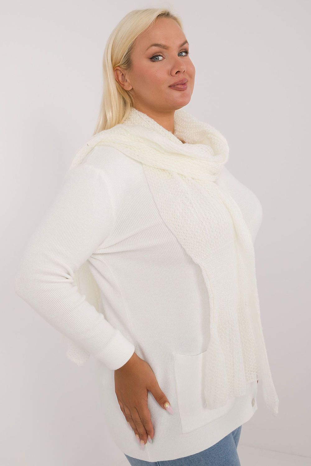 Shawl model 200975 AT