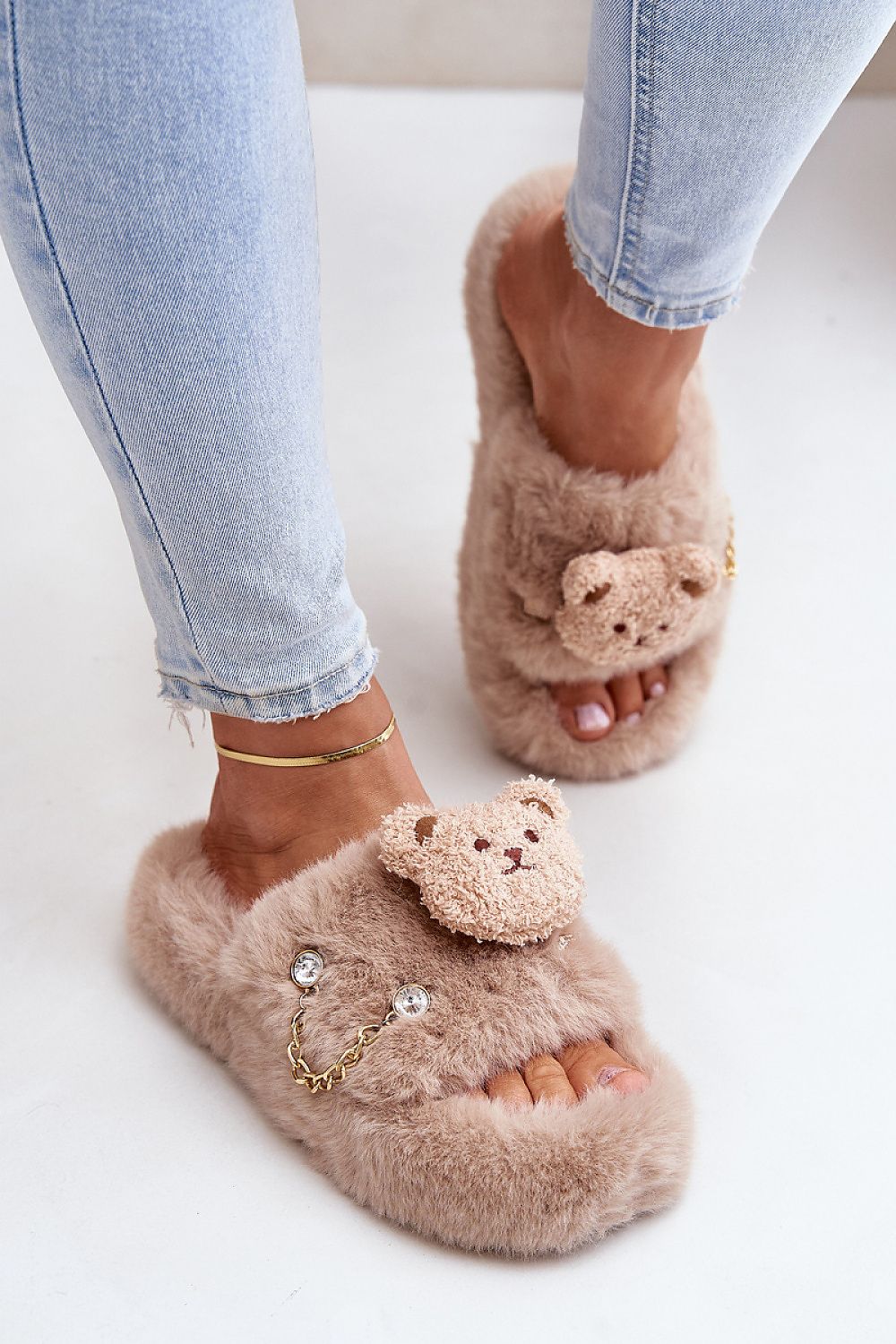 Slippers model 202174 Step in style