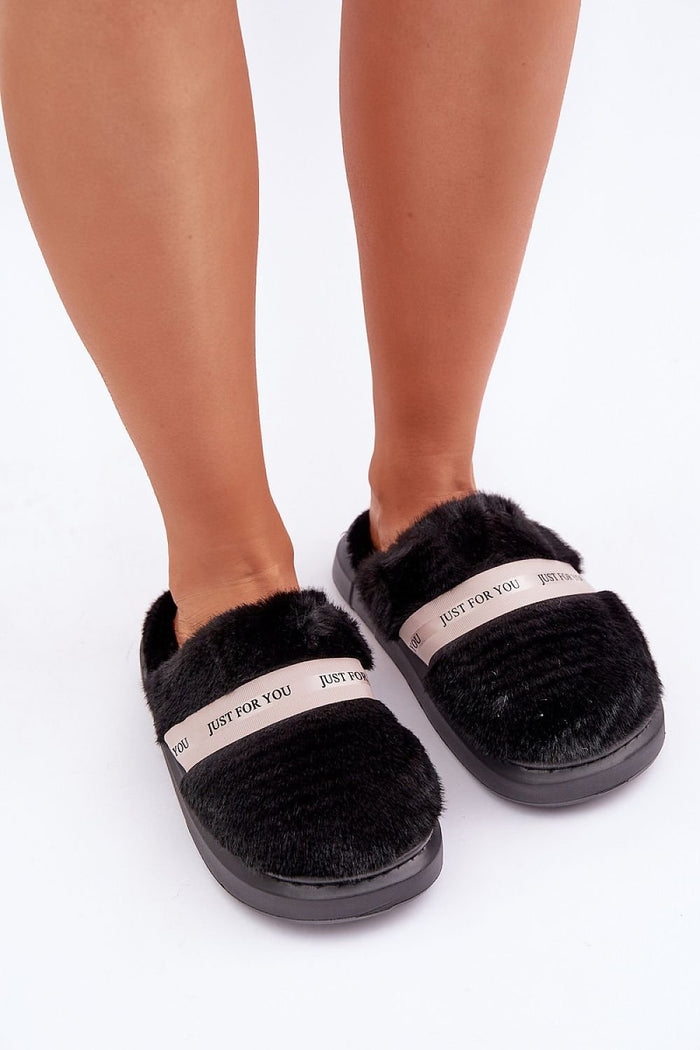 Slippers model 204935 Step in style