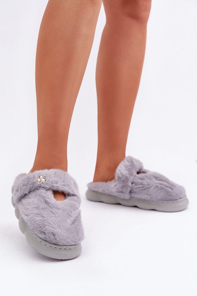 Slippers model 204950 Step in style