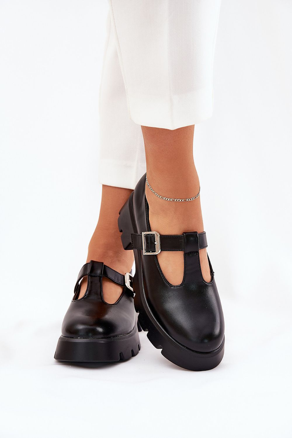  Low Shoes model 211126 Step in style 