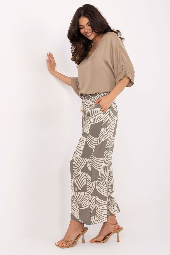  Women trousers model 215119 Sublevel 