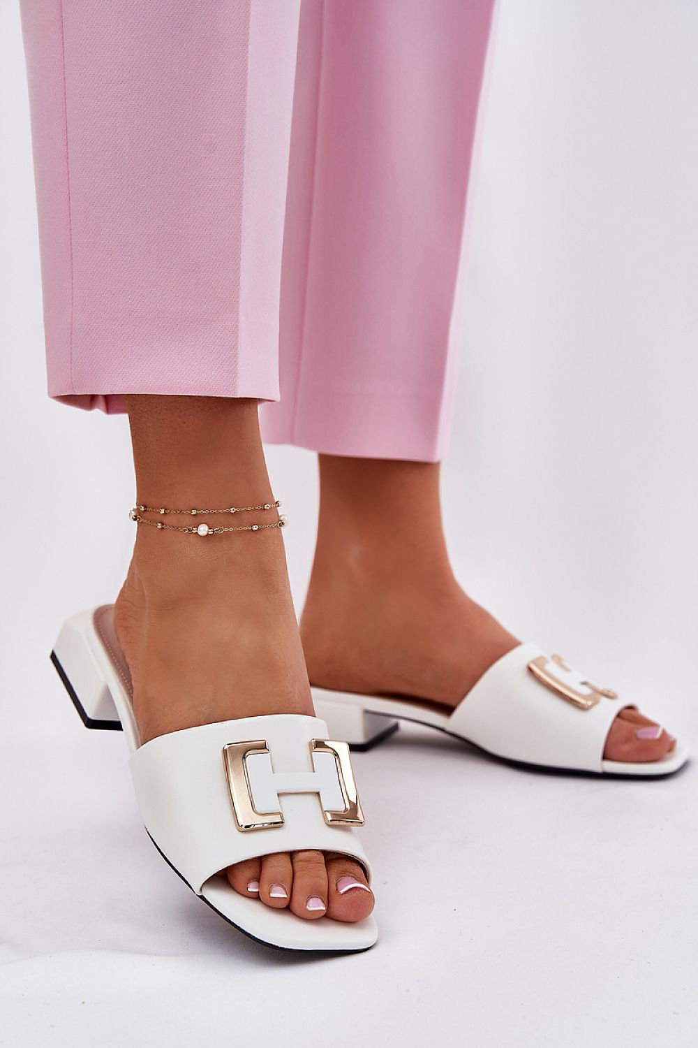  Flip-flops model 215982 Step in style 