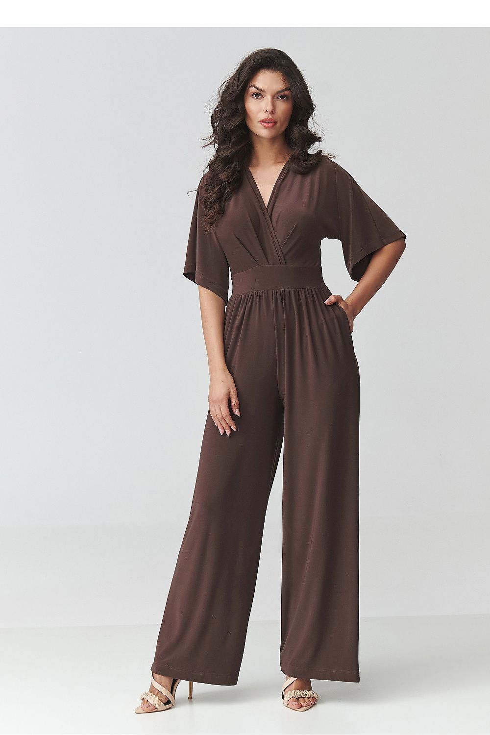  Suit model 226850 Makadamia 
