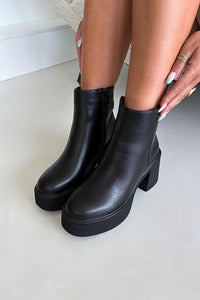  Platform boots model 230924 Step in style 