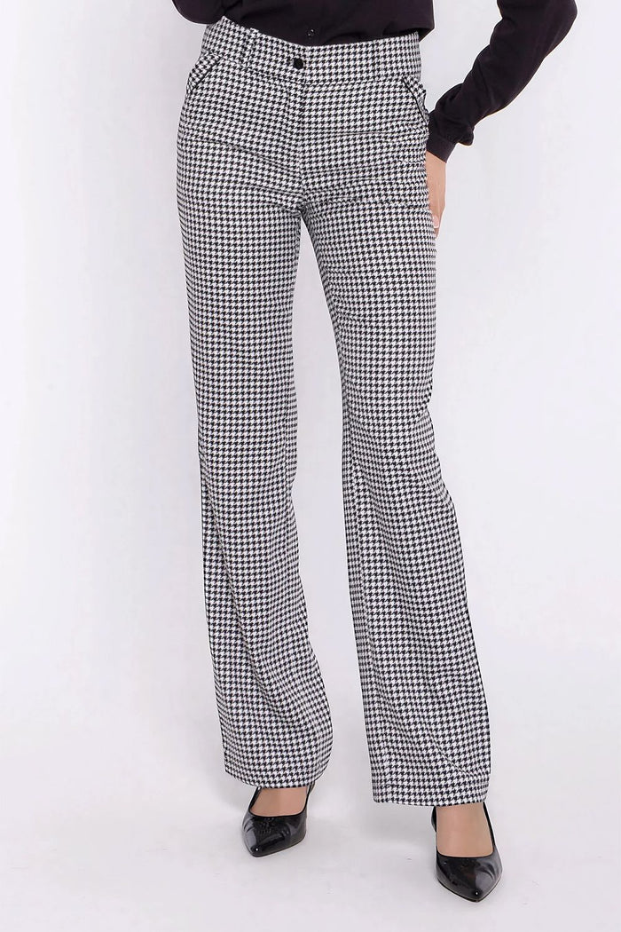  Women trousers model 231674 Nife 