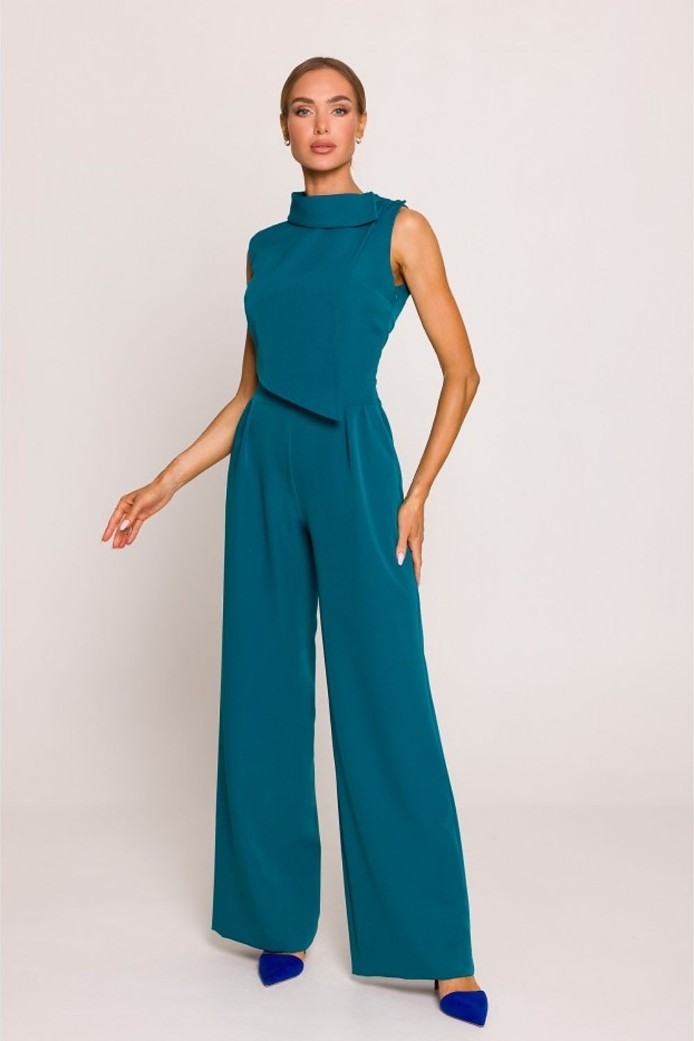  Suit model 231908 Moe 
