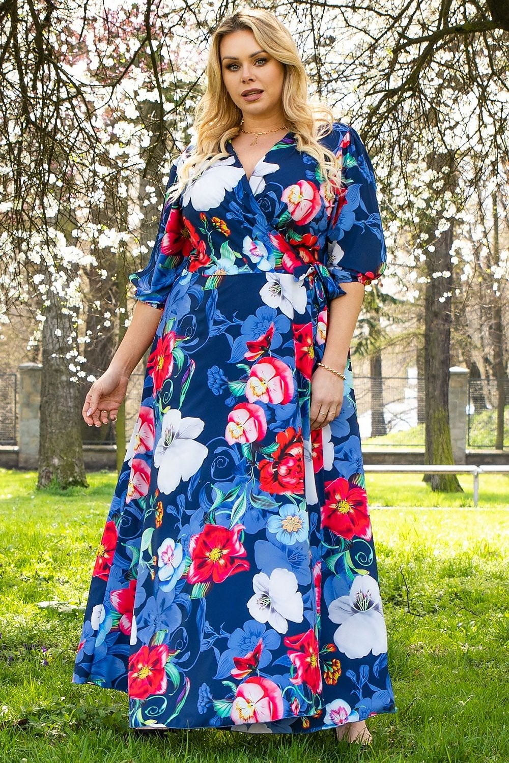 Plus size dress model 182188 Karko