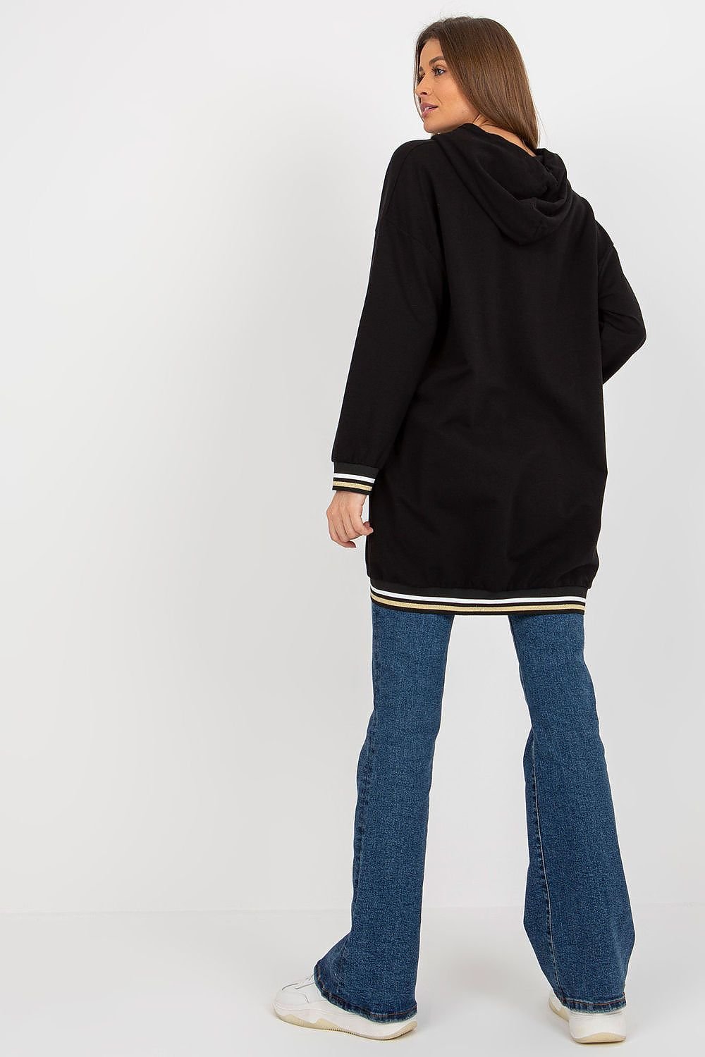 Sweatshirt model 176364 Relevance